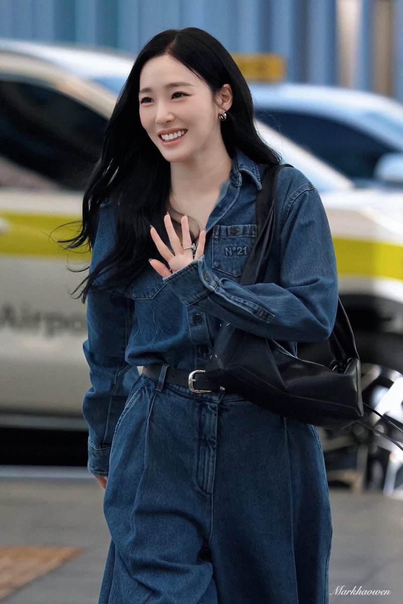 Markhaowen's tweet photo. 260911 인천공항✈️홍콩 출발

누나의 오늘의 패션🩷

#티파니영 #Tiffanyyoung #소녀시대 #SNSD #Tiffany #TiffanyYoung #GirlsGeneration https://t.co/kLnVBD1jRr