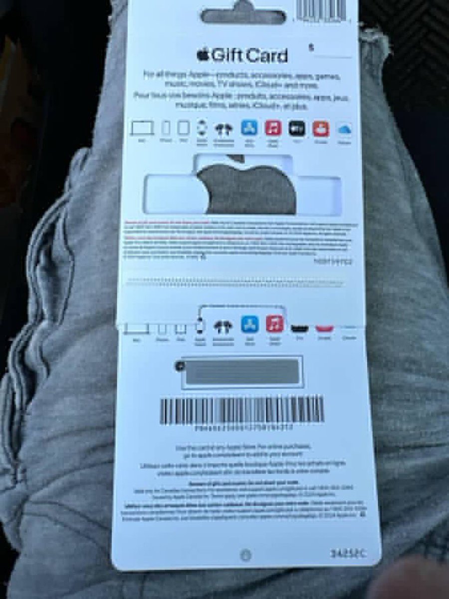 Gary_wilson876's tweet photo. What can i get with $50 Apple gift card? https://t.co/lMi6mIJhar