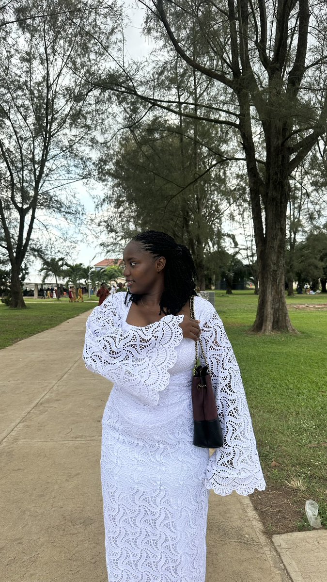Mailafiya_r22's tweet photo. Quote with a picture of you wearing white 🤍 https://t.co/vTiM0qzhEt