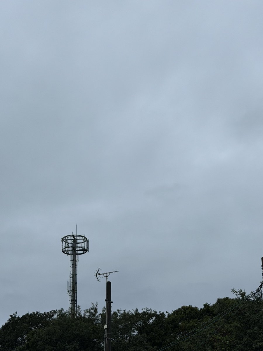 e_BLUE2022's tweet photo. おは水素💧
金曜日
雨ですね☂️
インフルエンザが流行っているそうで…気を付けましょう
施工依頼お待ちしてます🙇🏻♂️
今日一日よろしくお願い致します😃
#イマソラ
#eblue
#企業公式が毎朝地元の天気を言い合う
#北陸Twitter会
#水素ガスカーボンクリーニング
#企業公式相互フォロー
#のと活 https://t.co/lHr7GabkO1