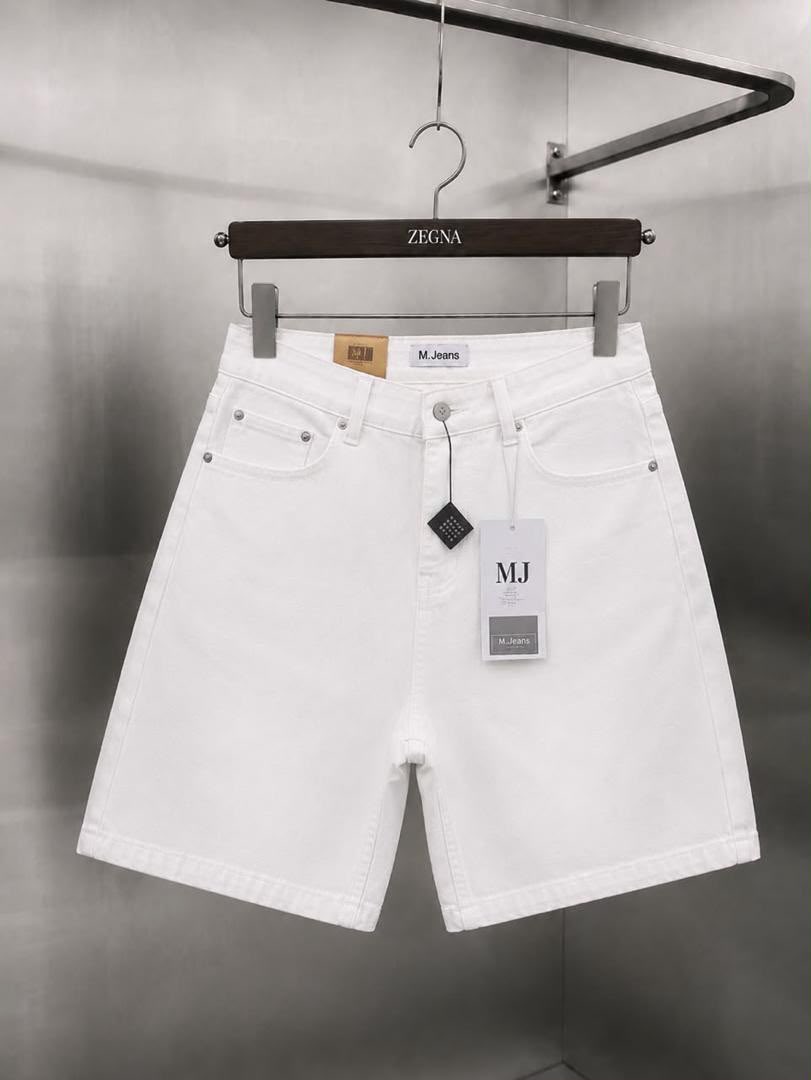 Denenro113290's tweet photo. BEST QUALITY LUXURY BAGGY SHORTS JEAN 

DM FOR BUNDLE PRICE PLS 

09037590594 https://t.co/6SPQ4YcFcc