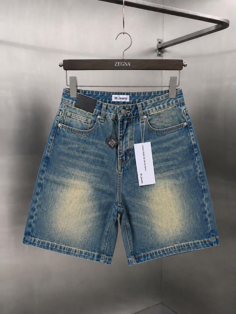 Denenro113290's tweet photo. BEST QUALITY LUXURY BAGGY SHORTS JEAN 

DM FOR BUNDLE PRICE PLS 

09037590594 https://t.co/6SPQ4YcFcc