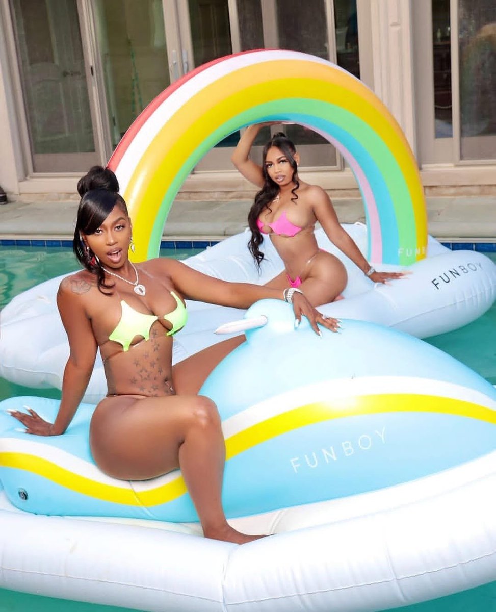 Babess_xx's tweet photo. Kash Doll &amp; her friend.😍 https://t.co/JAfKhsDG5Z