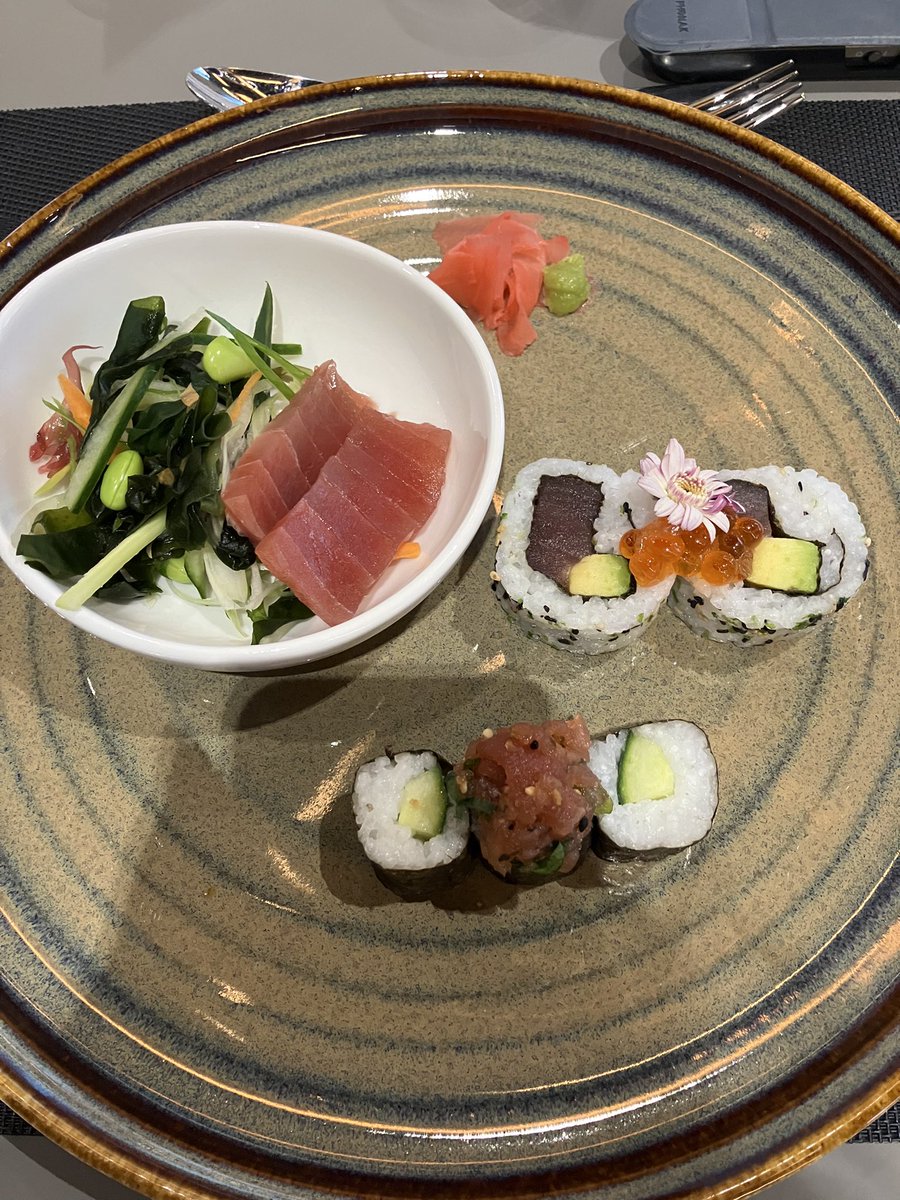 AmbJapanUK's tweet photo. Fantastic dinner to celebrate Greater Manchester Japan Day 2026!! 🎉㊗️
Thank you, 🇯🇵 Honorary Consul @joanneeahmed, for kindly hosting the dinner 🙏 https://t.co/jgg5exKCB0