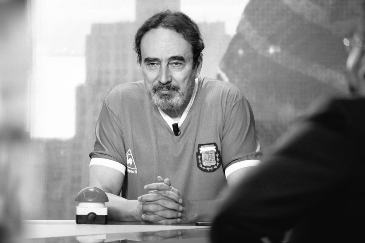 Monascope7's tweet photo. 🌹Une pensée aujourd'hui pour l'éternel Didier Roustan, décédé il y a deux ans à l'âge de 66 ans. 🕊️

Toujours dans le déni. 🙏 https://t.co/txYrpP1ham