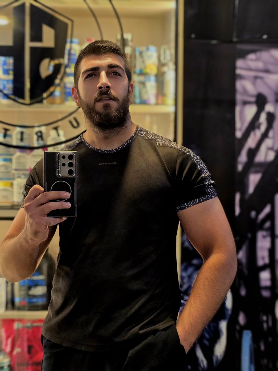 Ringoo_963's tweet photo. هلا بلخميس 💪
#explore #gym https://t.co/FmUxG3e77j
