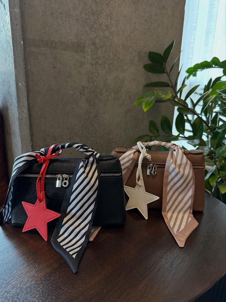 CaaioReal's tweet photo. The finishing touch every outfit needs. https://t.co/6nM9EjHF68