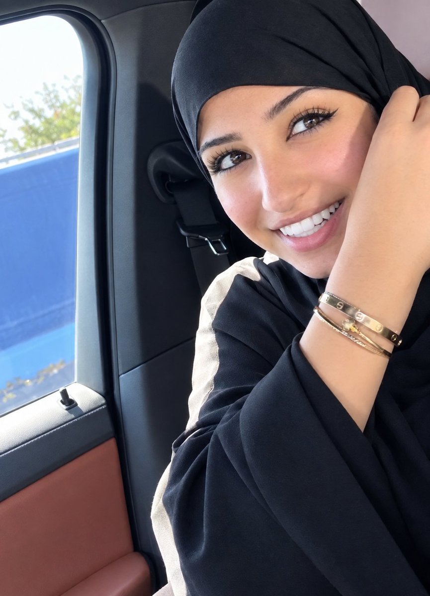 Maggie_Ohmie's tweet photo. مين شاف مقطع ربى القحطاني وهي تئرْعْب بالعباية بالبايو 📍

طالعه بالنقاب حلوة حييل https://t.co/nbsHPXVsvu