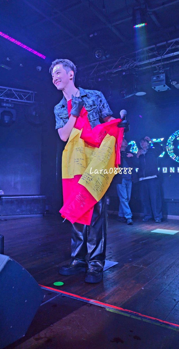 Bloomette's tweet photo. Bang Yongguk in Madrid 10.09.26
What a night ♡♡♡♡
@BAP_Bangyongguk 
@rootofficial_kr

#방용국 #bangyongguk #HAEBANG 
#BANGYONGGUKinLondon #解方 https://t.co/3iCkLFP8vG