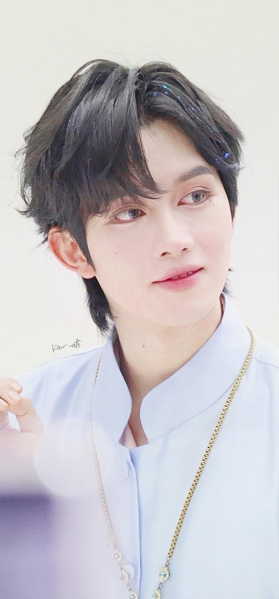 xingborahae's tweet photo. He looked absolutely breathtaking in traditional thai attire💙

pic cred: see watermark

#EliotHuang #HuangXing #黄星 https://t.co/ZDeH2TnM1i
