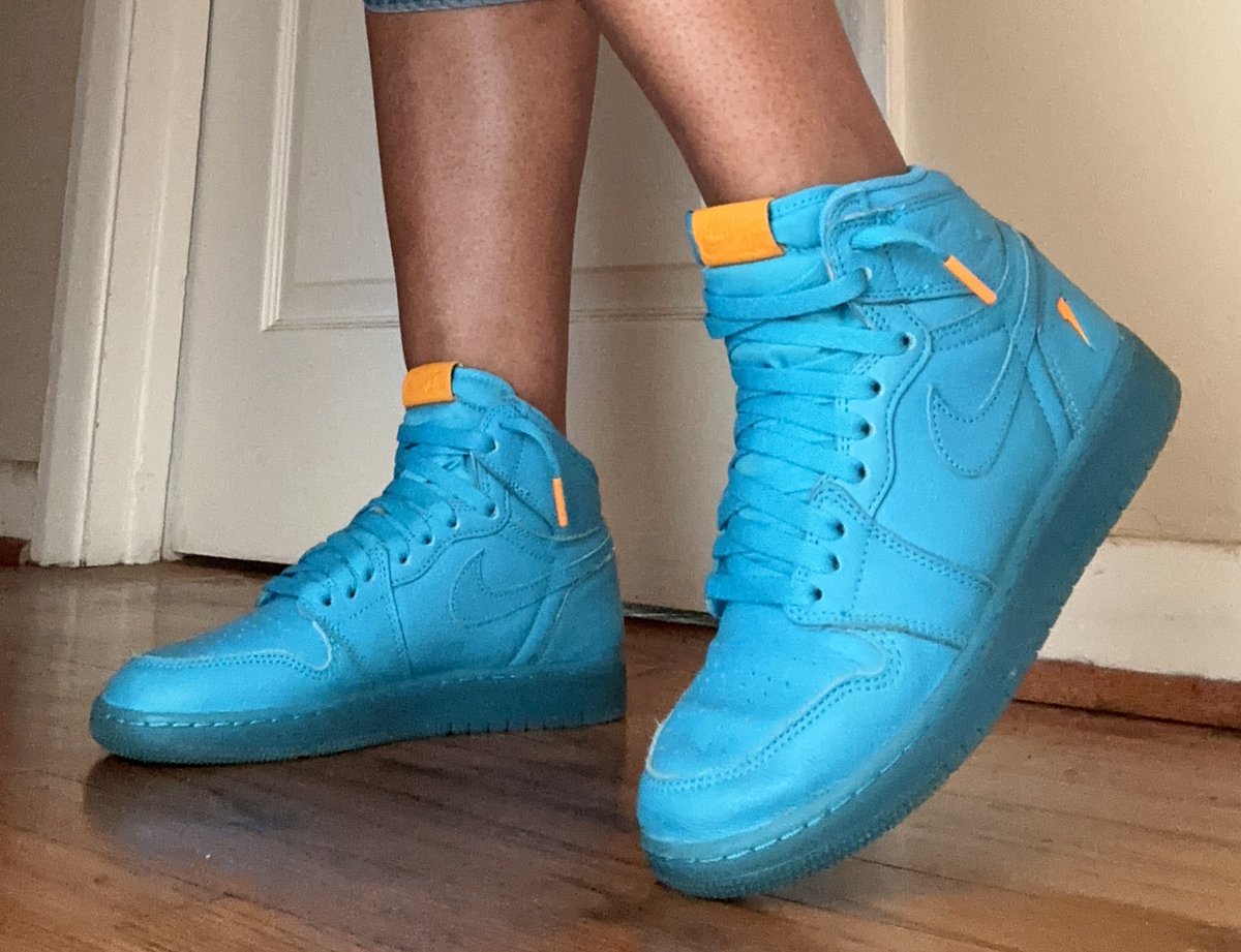 SNKRVisionista's tweet photo. Another 1.  Jordan 1 Gatorade Blue Lagoon. Now my set is complete 🔥🔥🔥

#jordan1 #jordan1gatoradebluelagoon #sneakerenthusiast #sneakerheadlife #sneakervisionista https://t.co/DFRAW30fBt