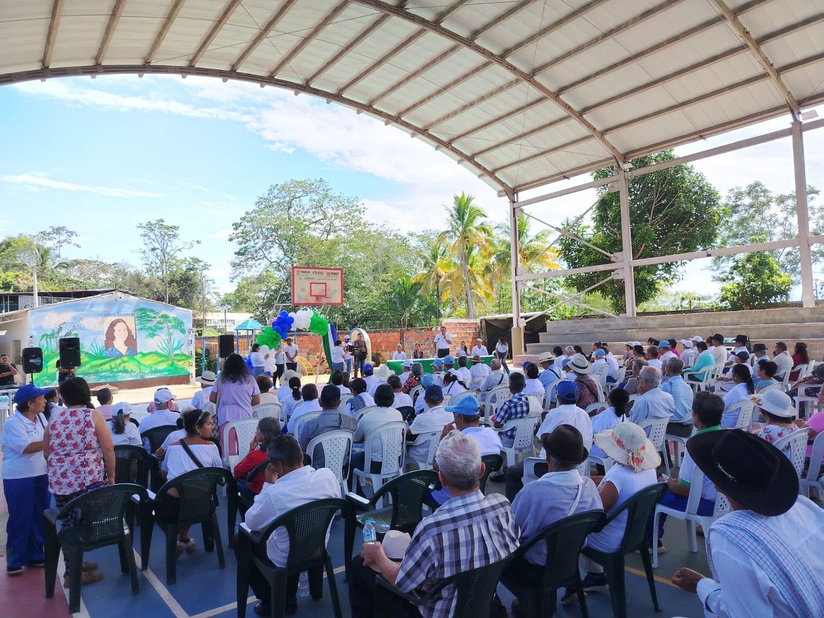 SocialCundi's tweet photo. En #QuebradaNegra, más de 150 personas mayores participaron en la Ruta de Atención para la Autorrealización y la Independencia.
A través de “Dese cuenta, dese tiempo, dese amor”, promovimos espacios para el empoderamiento, la autonomía y el reconocimiento de sus derechos. https://t.co/DmAPVzfILb