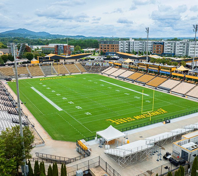 FCRecruits's tweet photo. LETS DISCUSS RECRUITING 

C/o 27, 28, 29 &amp; 30! If You Are Interested In Being Recruited By Kennesaw State University ( @kennesawstfb ) COMMENT film, RETWEET &amp; DM us. We Are Sending Over Playmakers For Evaluation.

Coaches &amp; Parents Reach Out!

#TheHomeOfRecruiting🏭 https://t.co/S1QwDzv0fv