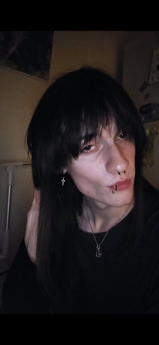 sejdz885's tweet photo. and again before going to bed, I look fresher than in the morning 🙃
#femboy #twink https://t.co/GVu2MHyWiB