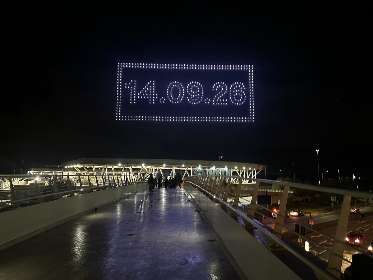 City_Xtra's tweet photo. A message from @oasis over the Etihad Stadium and City Football Academy tonight. ‼️

🤳 @MicrodotCreativ https://t.co/uM8zB5O2Hz