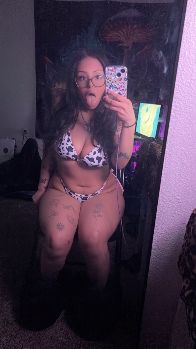 cursebreakerAUS's tweet photo. Active all day....🍒https://t.co/IW7LBHtpvk
#️⃣ +1(956) 299-5014

#nsfwtwt #nsfw #pawg #bbw #breeding #mcallen #daddykink #wataa #twerk #blowjob #goth #slut #956rvg #valley956 #956meet #pharr #RVG #worker #publicflash #bluecollar #outside #fun #pharrtx https://t.co/d8CnQgm8Z9