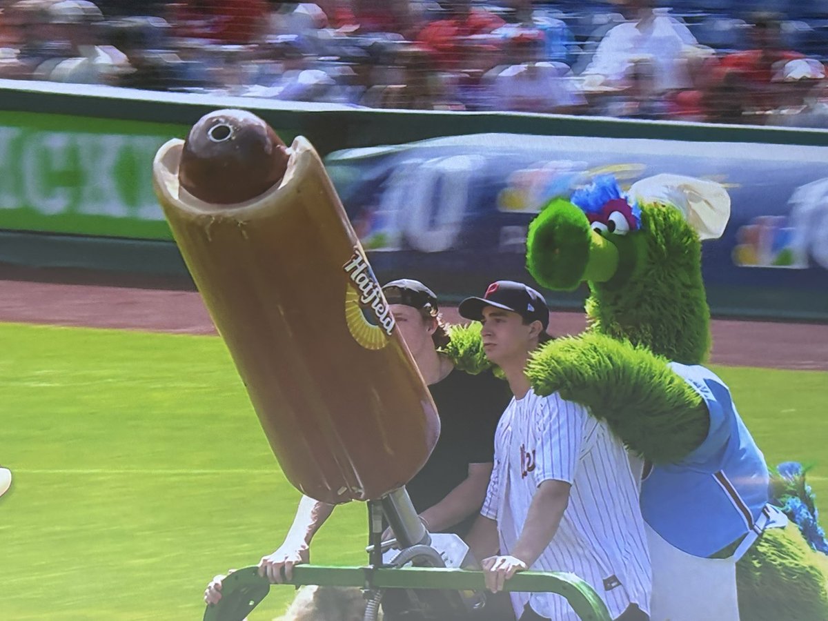 JClarkNBCS's tweet photo. Flyers forward Porter Martone and his teammates got to help the Phillie Phanatic with his hotdog launcher ￼ https://t.co/jWvnyoGINB
