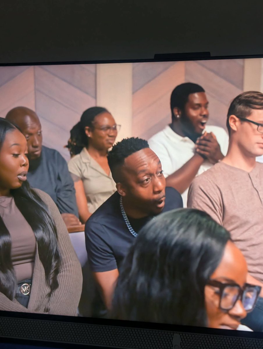 swamp843's tweet photo. What show is this???? https://t.co/lvq0zdwA6V
