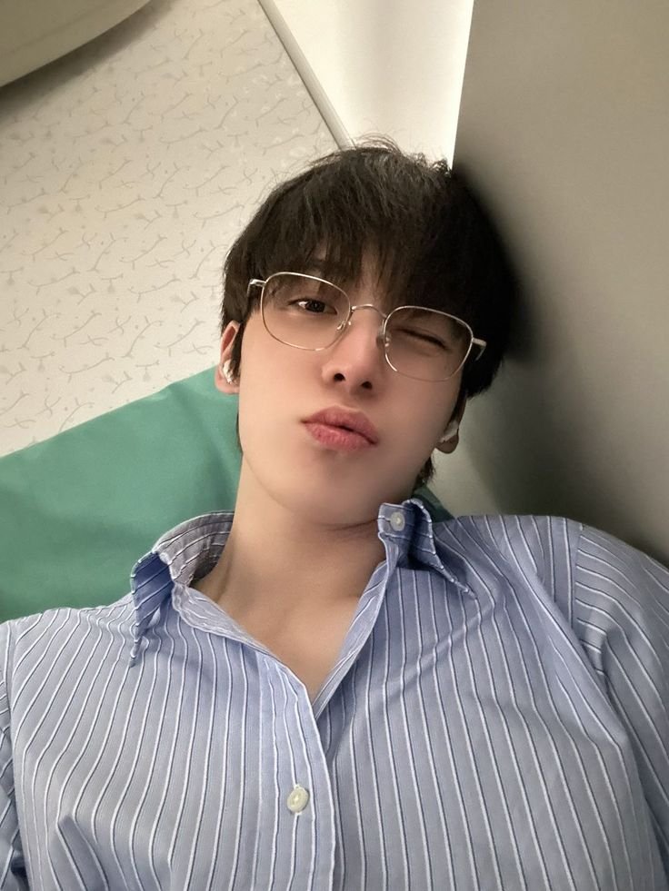 yunprkdog's tweet photo. trabalhandoo https://t.co/Zua3OsJuCF