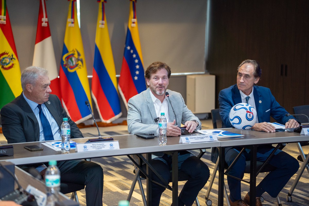 CONMEBOL's tweet photo. Ya está en marcha la Reunión Anual de Comisión Médica 2026.
Un encuentro que reúne a profesionales médicos de las diez Asociaciones Miembro para abordar los desafíos actuales y seguir construyendo un fútbol cada vez más seguro.
#CreeEnGrande https://t.co/TlbBabzoGf