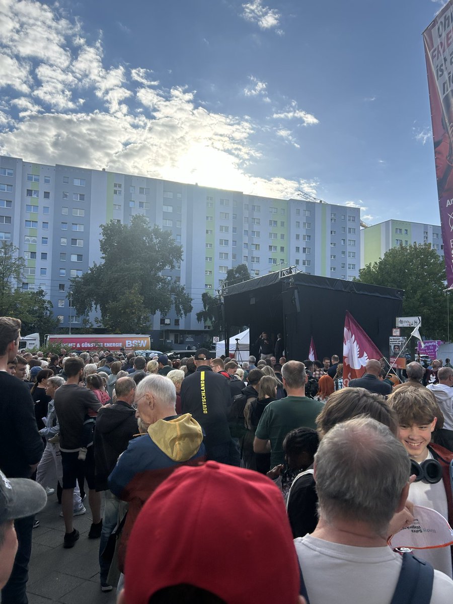 harryliebs's tweet photo. Hohenschönhausen meine Perle 😄 https://t.co/vZgA9jLote