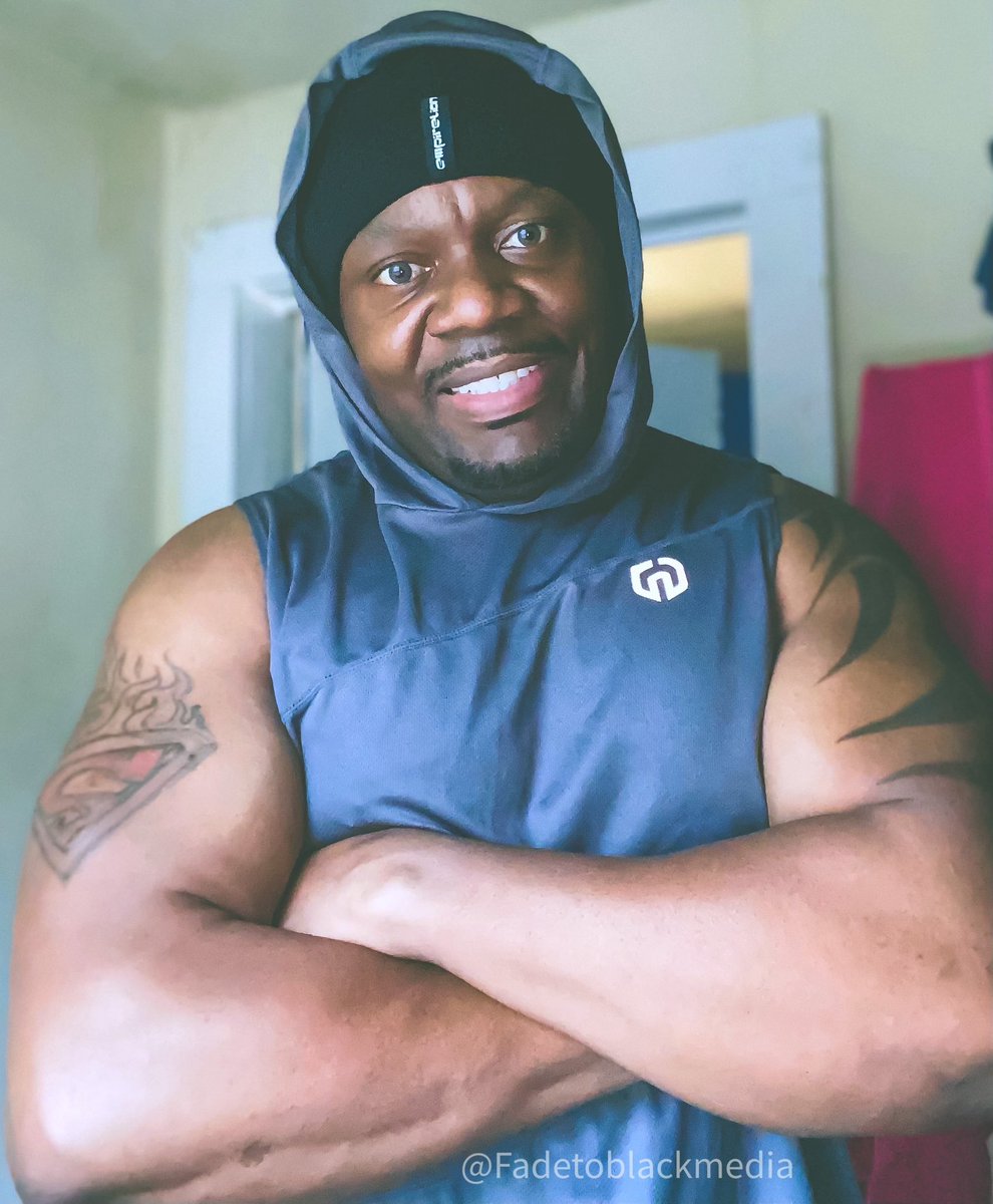 ThomasCurtisFit's tweet photo. under the hood.

The smile is friendly, but the discipline is non-negotiable. Real strength is doing the work quietly until your results introduce you.

#ThomasCurtisFitness #BuiltUnderTheHood #Discipline #FitOver50 #StrengthMindset https://t.co/rk1zWe6uMN