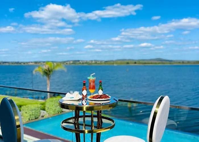 Aaron_JamesZA's tweet photo. Bafowethu meet Aubrey Bvumbi a successful businessman who is the founder & CEO of Nandoni Waterfront Resort situated in the shores of Nandoni Dam in Venda, Limpopo. The resort offers an opulent  accomodation with pools, beauty spa, a game drive, with an encounter of Zebras, Kudus, and other animals. 

He is also the founder and owner of Thabelo Funeral Embassy - a funeral cover with headquarters located in Thohoyandou, Limpopo. 🙌🏿