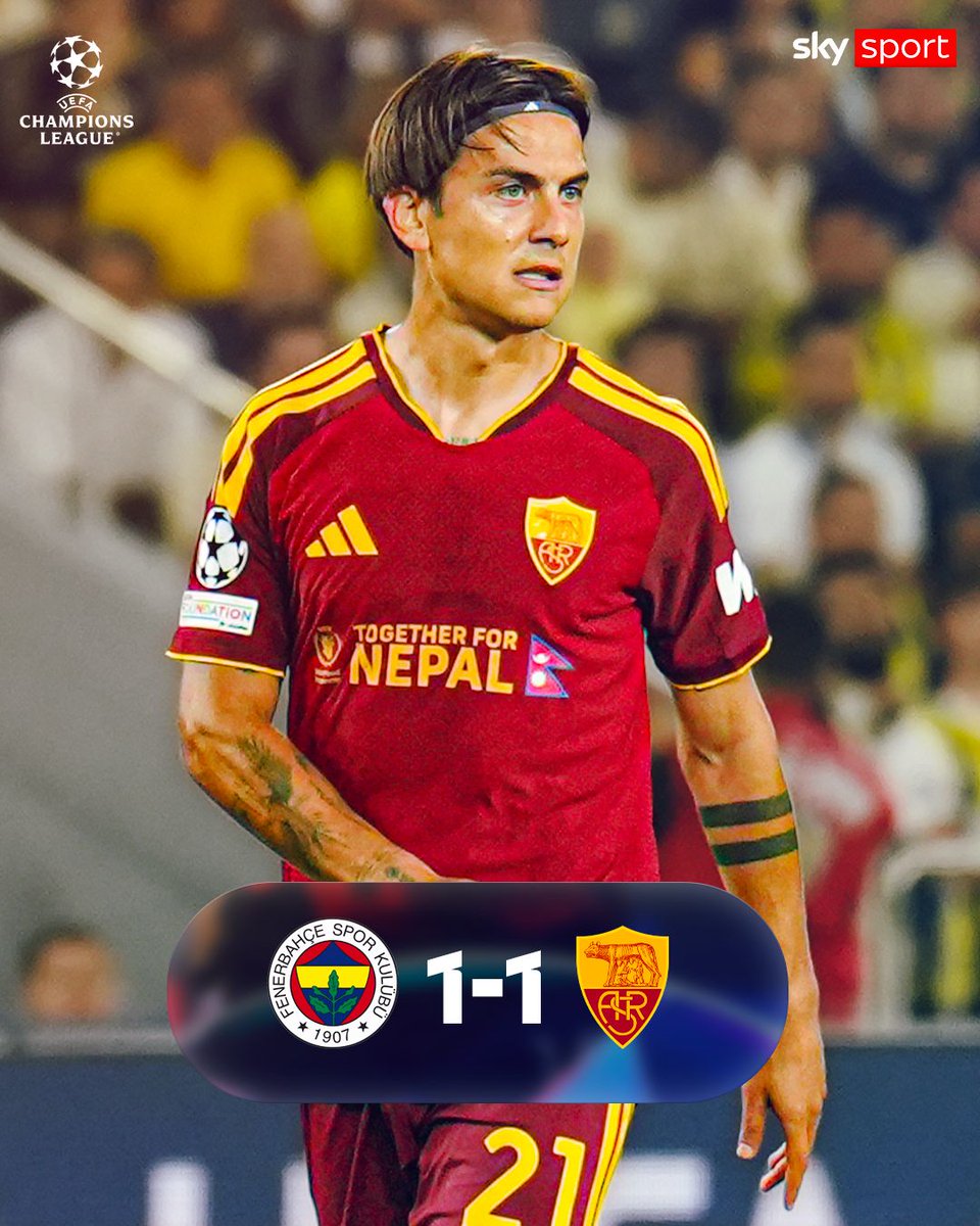 SkySport's tweet photo. 𝑩𝒓𝒐𝒘𝒏 𝒓𝒊𝒔𝒑𝒐𝒏𝒅𝒆 𝒂 𝑪𝒓𝒊𝒔𝒕𝒂𝒏𝒕𝒆: termina in parità la prima partita del cammino di Champions League di Fenerbahçe e Roma ⚖️
🏟️ Fenerbahce-Roma 1-1
#SkySport #SkyUCL #ChampionsLeague https://t.co/5nyx2RKlMv