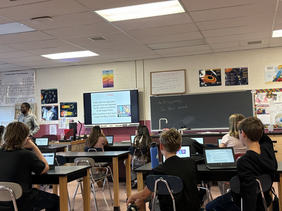 Liberty_SUP_NY's tweet photo. Weekly walkthroughs have begun! Today, Dr. Adams and I visited some classrooms at Liberty Middle School and witnessed our students engaged throughout the lessons. #LibertyPrideNY https://t.co/nan0JwIieb