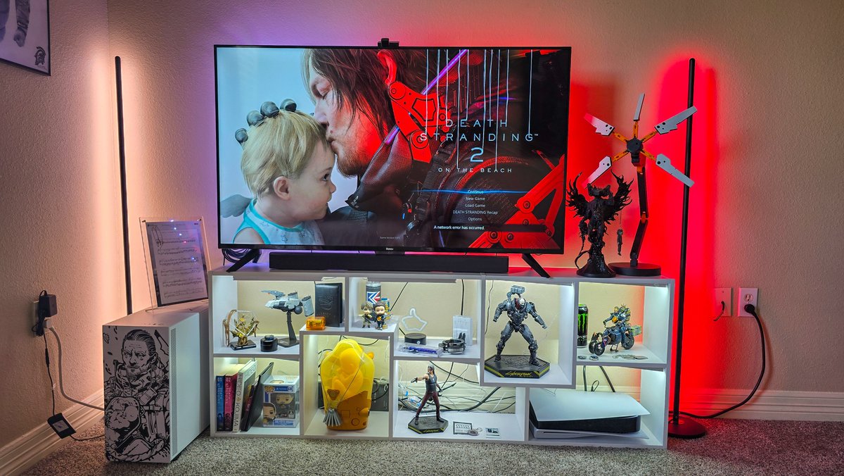 baga_bun's tweet photo. Finally finished my Death Stranding themed bedroom! Thank you Kojima for making games that have changed my life 
#deathstranding #hideokojima #deathstranding2 #deathstranding2onthebeach 
@Kojima_Hideo 
@HIDEO_KOJIMA_EN 
@KojiPro2015 
@KojiPro2015_EN https://t.co/2DgUxNH8e2