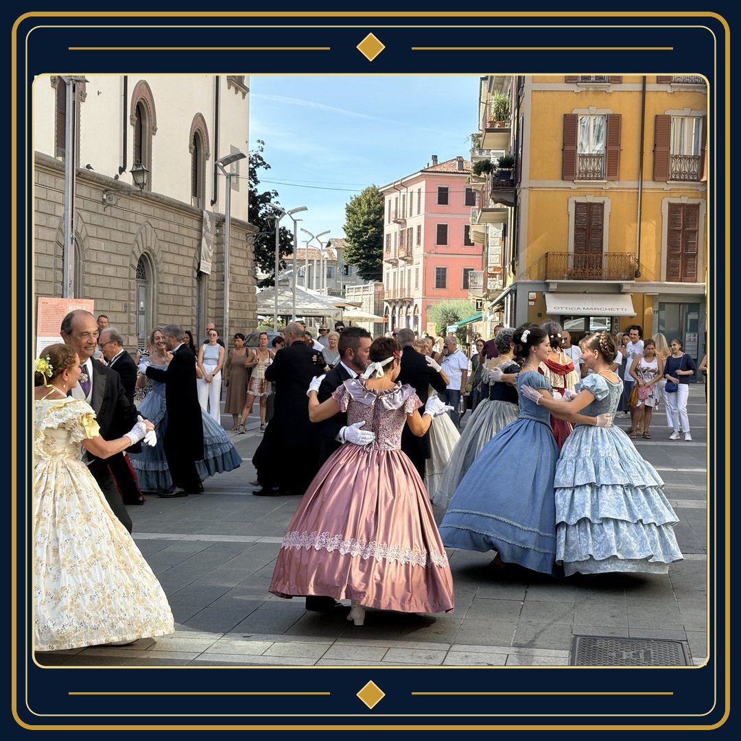PersianPalaceLC's tweet photo. Sabato 5 settembre Piazza XX Settembre ha danzato tra musica, colori e sorrisi.

Al Persian Palace il viaggio continua a tavola, tra sapori e tradizione persiana.

#PersianPalaceLecco #Lecco #CucinaPersiana https://t.co/kiPqkuJT1L