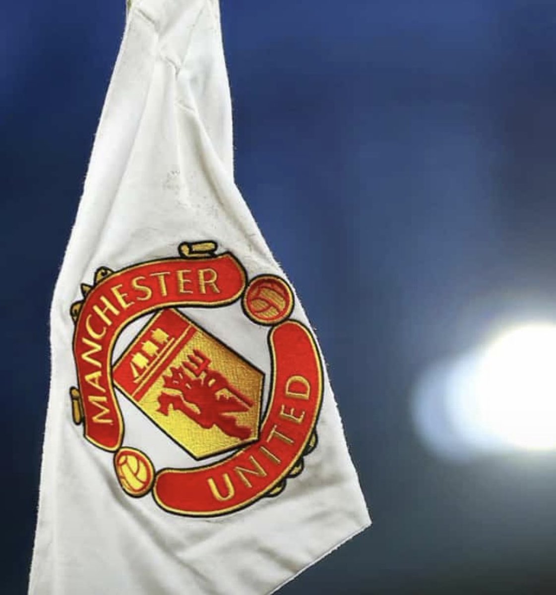 Chess__player's tweet photo. UCL statement tonight do not blink nd miss it 👀 GGMU 🔴⚪️⚫️✊🏼 https://t.co/VUjTAwNpah