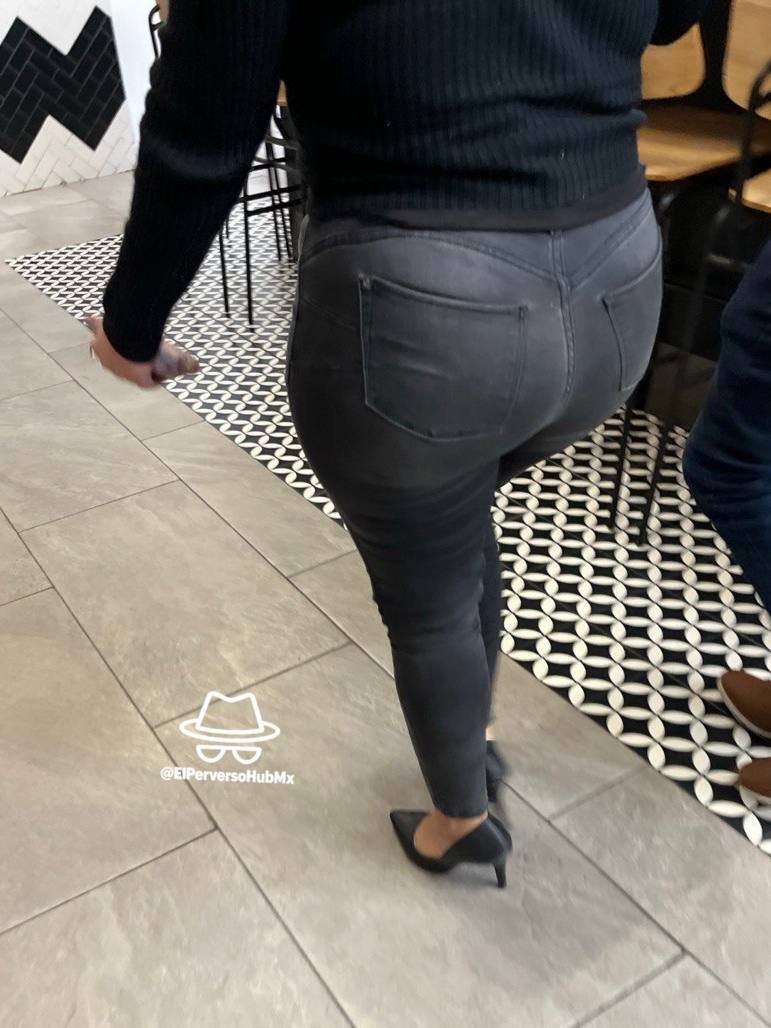 ElPerversoHubMx's tweet photo. Me mama ir a la oficina por que no falta la nalgona que se deje tomar fotos
Ver completo en: https://t.co/qGQjcnvb9e

#JuevesDeExhibición #culona #candidass #chudai #voyeur #cazandoputas #cazandoculos #nalgona #cdmx #oficina #puta #ramera #culosincreibles #creepshots https://t.co/YLnWYgu1Lx
