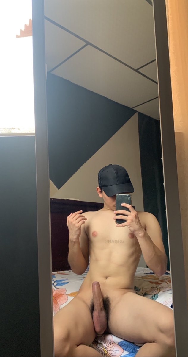 NAGI8z's tweet photo. Recién despertando 🥵 https://t.co/Qwvx3bh5DF