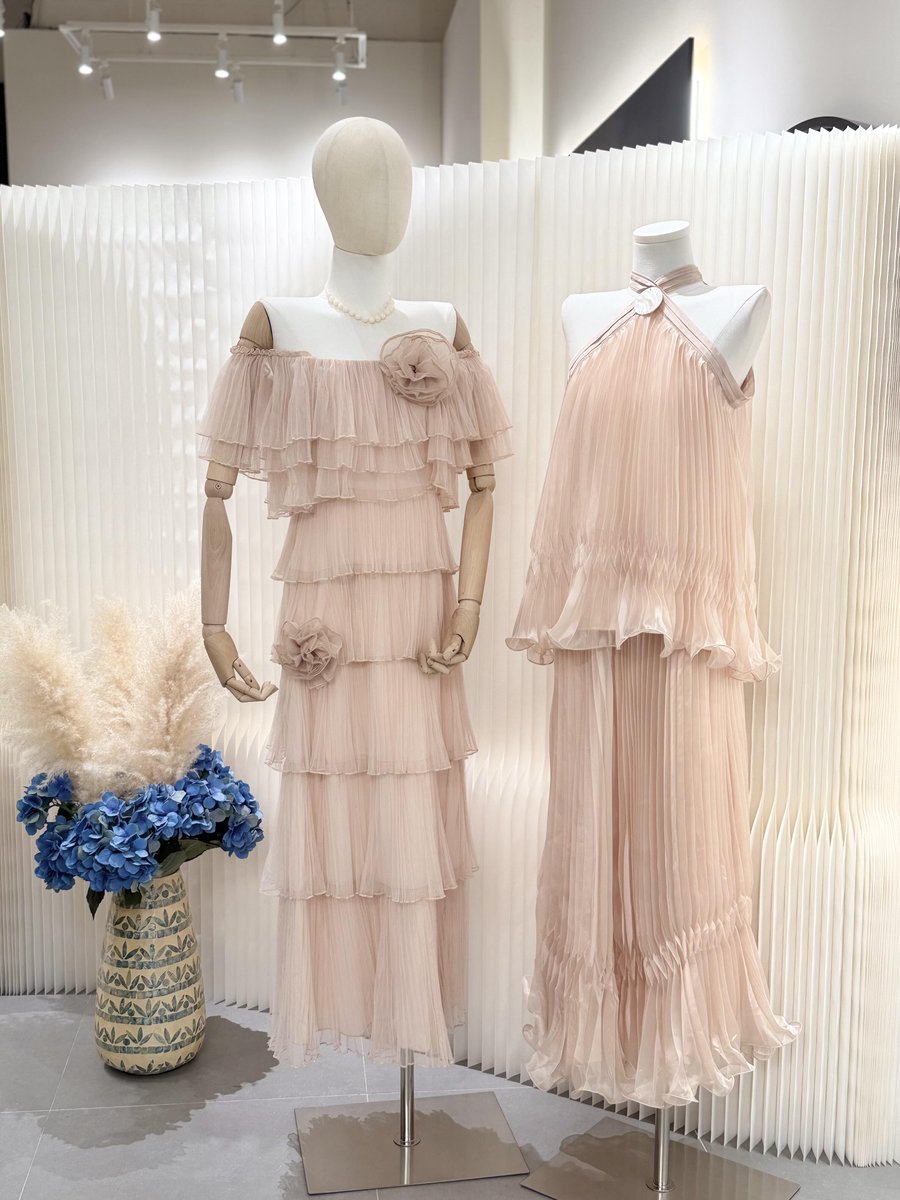 Ethereal_Rin's tweet photo. The new collection looks so unique. I bet wearing it would make me feel like a fairy lol. https://t.co/AO5NsASzJb