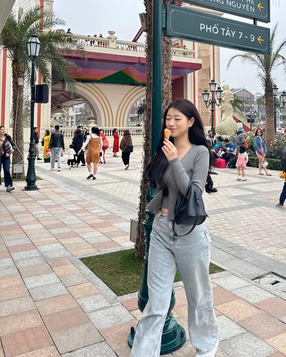 DeloresHanqfag's tweet photo. Hey there! 🌞 Just wanted to say, every small step matters, and you’re doing amazing. ✨
FcEKx https://t.co/yak1op1yYn
