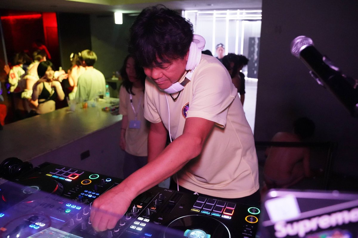 ready_to_go__'s tweet photo. 深夜に失礼します！公私共にバタバタしていて遅れましたが、9/5に「RANTIKI ver.2」ご来場いただき誠にありがとうございました😊

公式にもありましたが総勢200名程になりシャンパンもsold out！みんなの笑顔溢れる最高の夏の締めくくりになったのではないでしょうか🤭(続く)

#RANTIKI https://t.co/bQcmk8nu6j