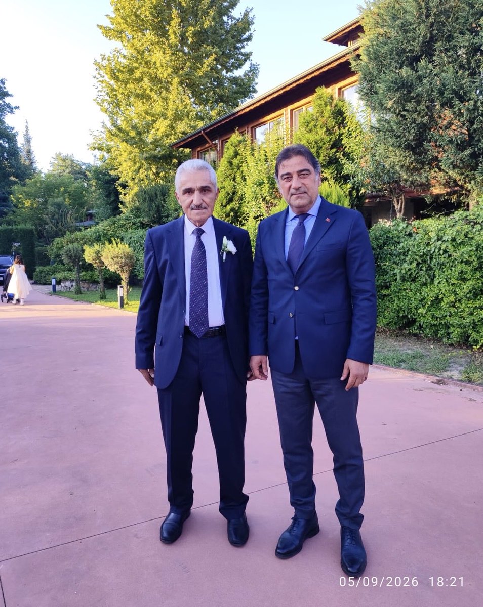 karababa_ismet's tweet photo. Milli Gururumuz, Konya Milletvekilimiz, AKP MYK Üyesi, Ünal KARAMAN evlatlarımız, Elif ile Tamer Mithat’ın Kocaeli Kartepe Moca Garden’deki düğünümüze teşrif ederek evlatlarımızın nikahının şahidi olarak bizleri onurlandırmışlardır. @unalkaraman42 @elifmavis https://t.co/niKnTEAN52