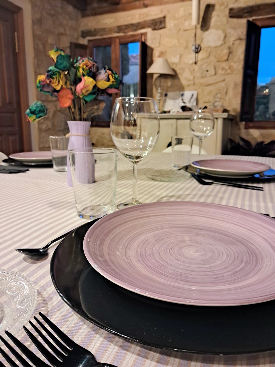 LaCasonaCastiln's tweet photo. Creo que esta combinación no la había puesto nunca. Que te parece?

Reservas:
607 979 927
https://t.co/OQwUmBD7cw
info@lacasonadecastilnovo.com
Mensajes en redes sociales

#hotelgay #hotelgayrural #alojamientogay #casagay #gaybnb #gayspain #segoviagay #gay #gayrural https://t.co/rAG2tBKeRV