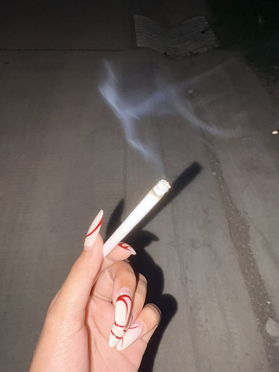 _444nii's tweet photo. need weed but cigarettes are find too https://t.co/lOAWPOOCPn