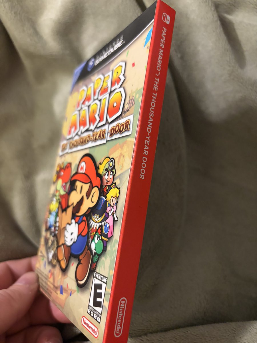 R_Pickle's tweet photo. @TaroManeKun @DauntlessDH @ebgamescan This was the Paper Mario slip cover they gave out https://t.co/6jQGPX4Wbk