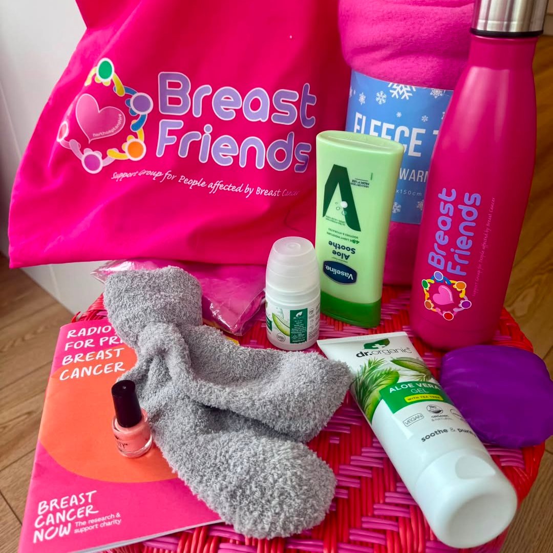 BreastfriendsN's tweet photo. Last week some of our lovely team were out delivering our BFN support bags to our members who are due to start treatment soon. Here’s a sneak peek at what’s inside!
#SupportGroup #CancerCare #Volunteer #Chemotherapy #Radiotherapy #Lymphoedema https://t.co/71MJIyKw4s