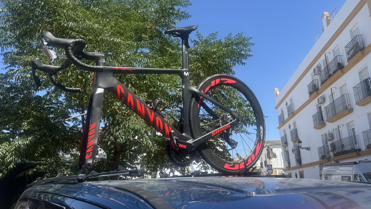 kanijo_24's tweet photo. @lavuelta @NetcompanyINEOS @ImanolErviti @Movistar_Team @TeamEmiratesUAE vuelta España, día para enmarcar https://t.co/iayUHLBApy