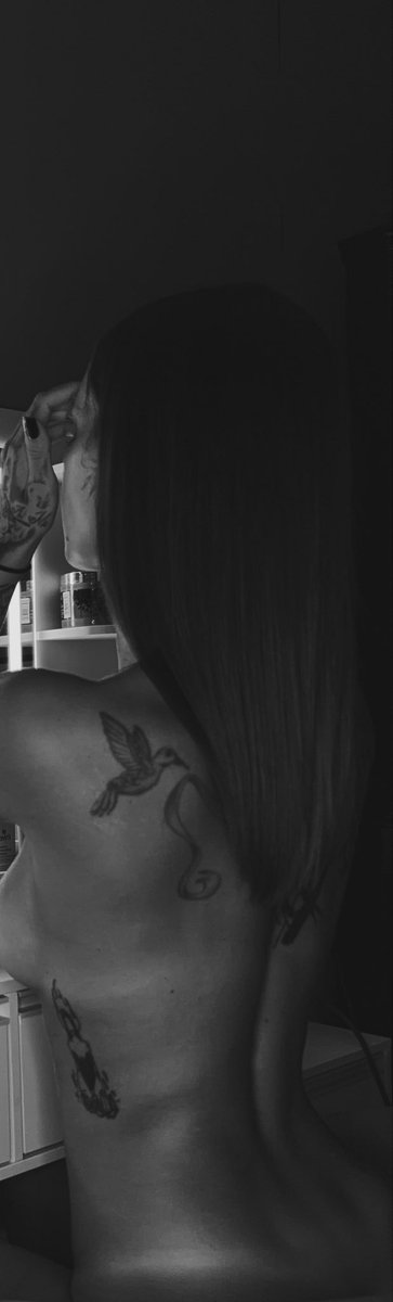 lilitwofeet's tweet photo. Bonsoir vous…🖤 si tu est curieux c’est par ici : https://t.co/EWjLz9gOhn https://t.co/JEyUDzBiSV