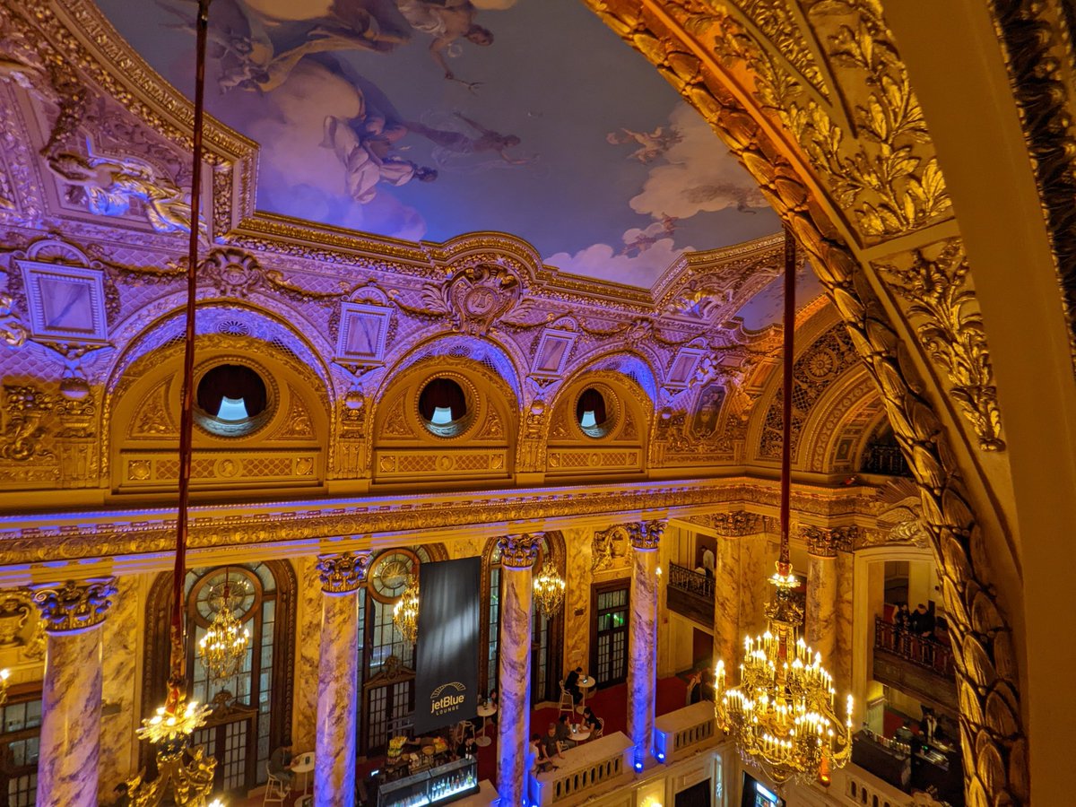 Tulip_NPC's tweet photo. Finally made it to this theater for a show! The view from the upper level is actually pretty good, and the atmosphere here is amazing https://t.co/AwKcKOM8jY