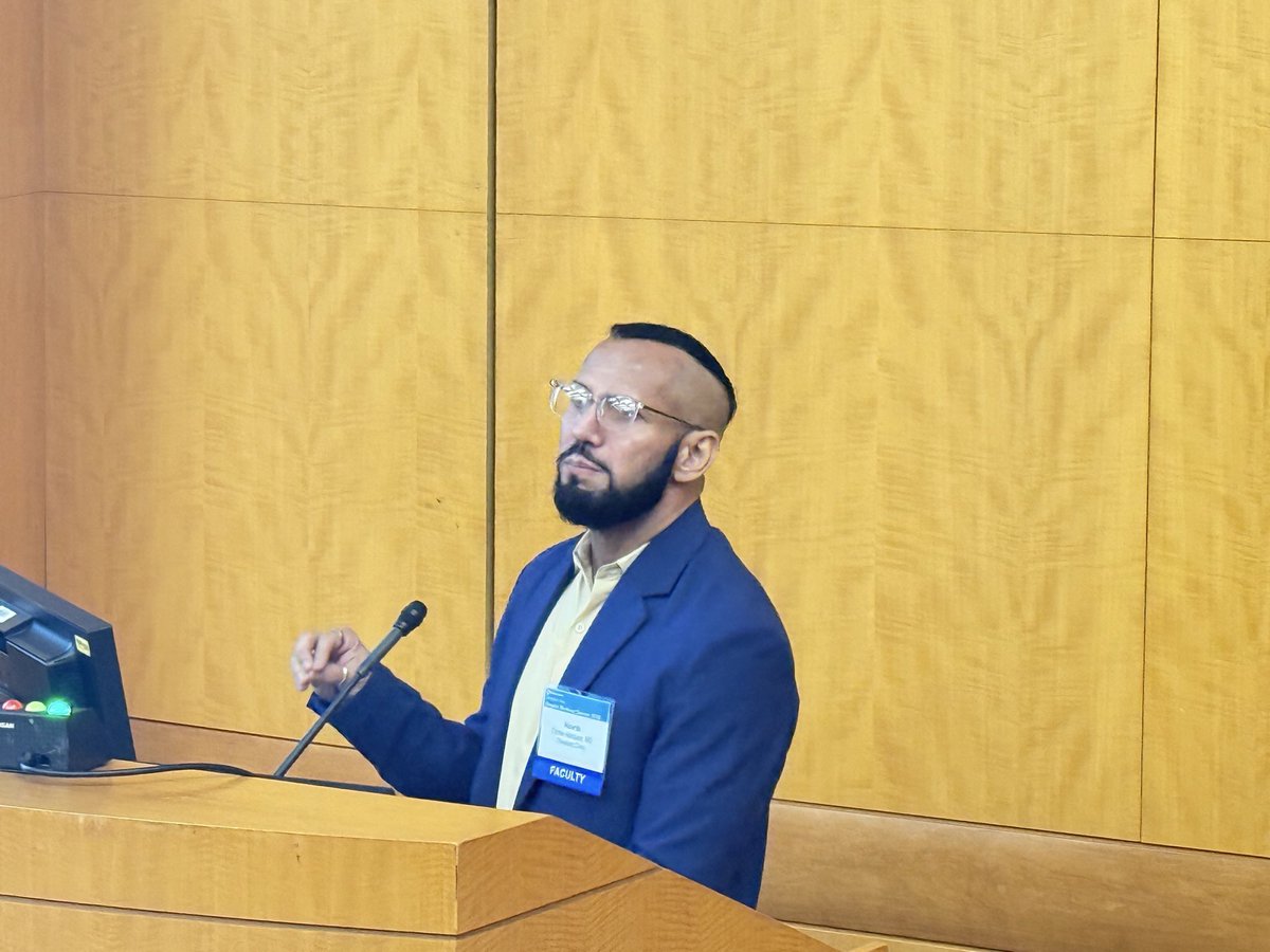 medpedshosp's tweet photo. @drricardocorrea presenting "Adrenal disorders" at @ClevelandClinic Hospital Medicine Summit #ccfhm26
 @whinnec @MoMohmandMD https://t.co/uc0rHf7swd