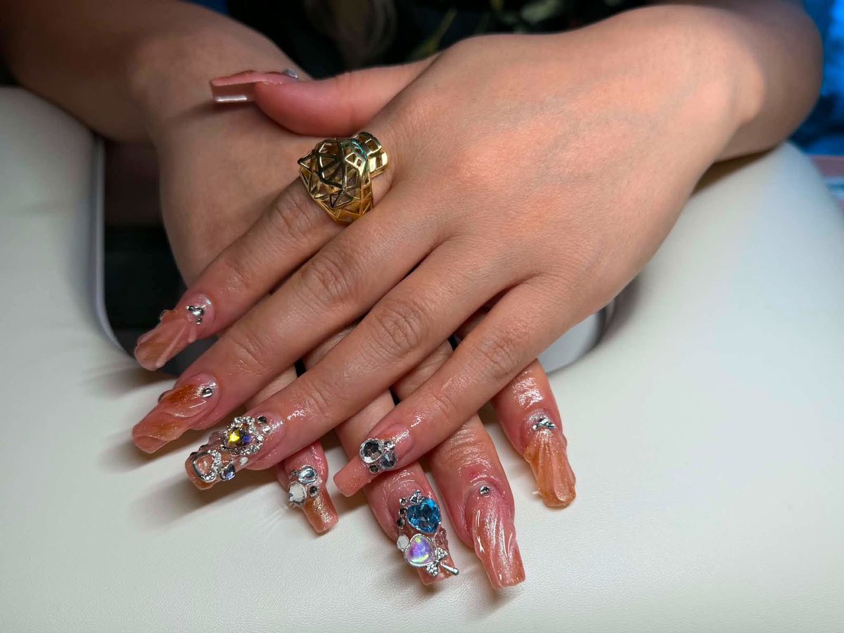 LIVEandLOVE45's tweet photo. Birthday Nails ♥️ https://t.co/tIjomntCFn