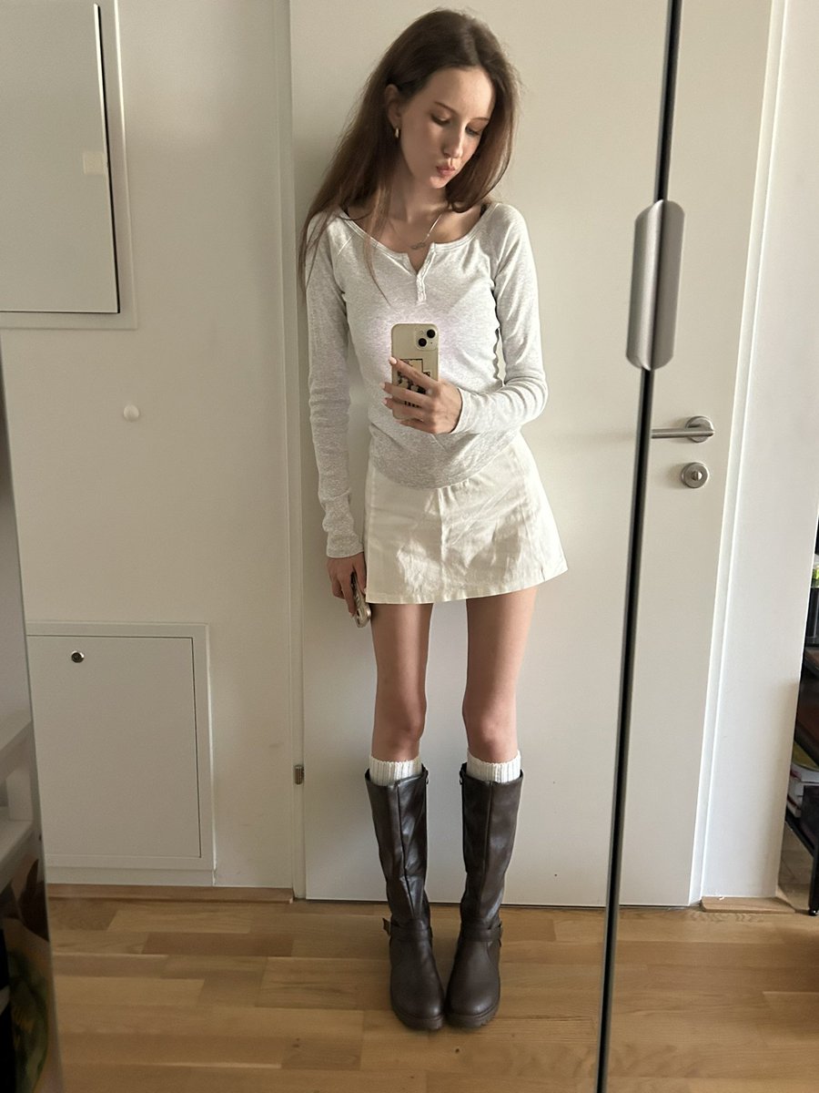 darydais's tweet photo. Brandy melville reach out to me pls😔 https://t.co/mMQ11Nh3Vh