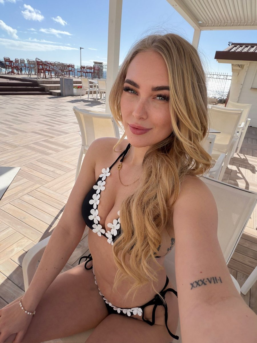loreedanaa_'s tweet photo. I love this one
#boerinanna #cute #girl #girlfriend #creator #spicy #girl #dutch #18plus #creator #content #adult #followfriday #FF #FollowMe #blonde https://t.co/jOBsRylkGX
