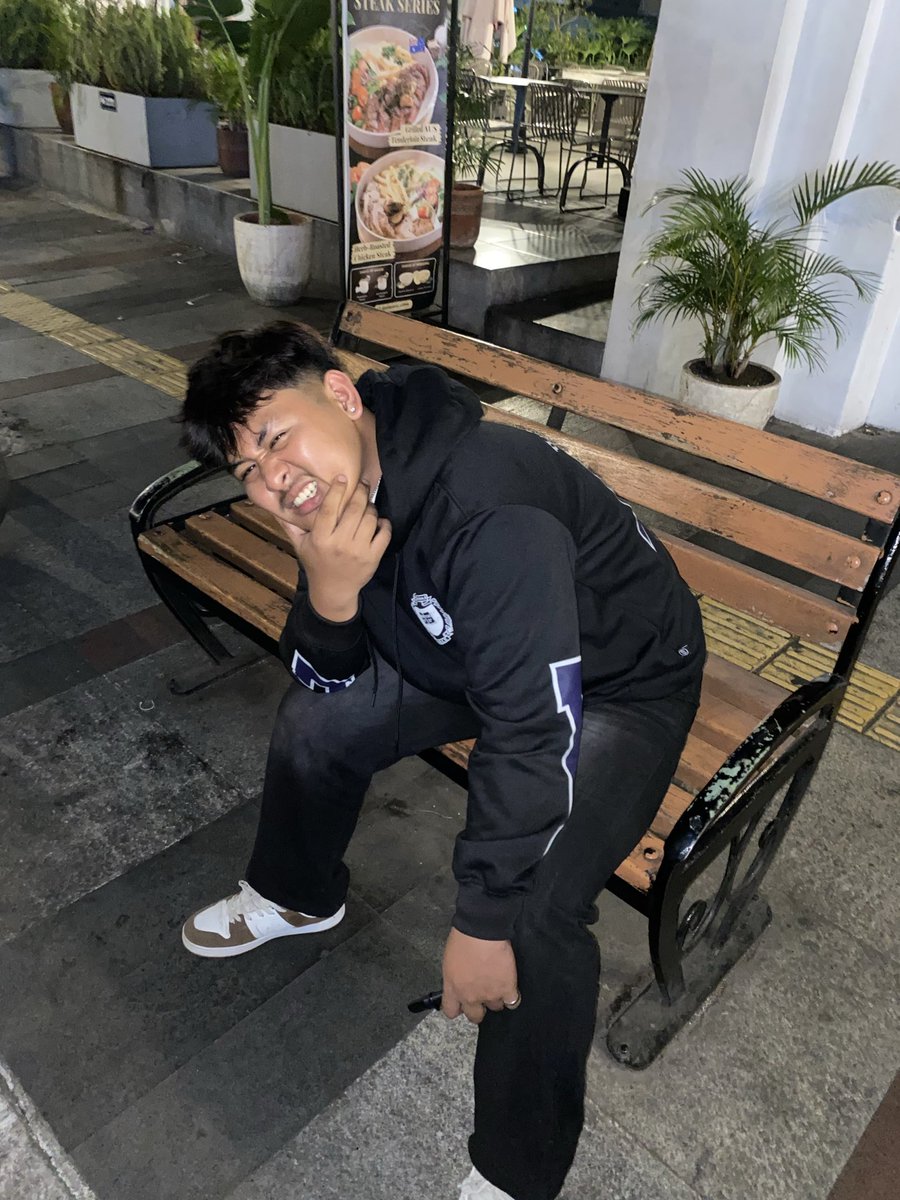 xzrellll tweet picture